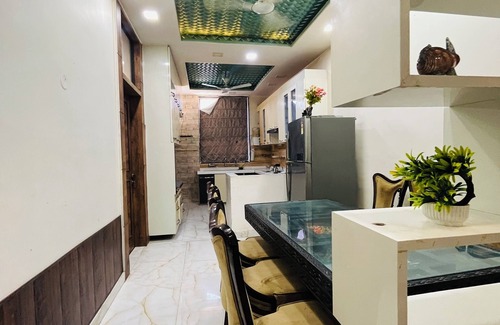 Pink City Apartment | Spacious 4-bedroom apartment with WiFi, AC in vibrant Jaipur