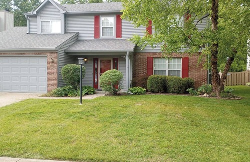 Fishers House | Spacious 4-bedroom building in awesome Fishers with AC, WiFi