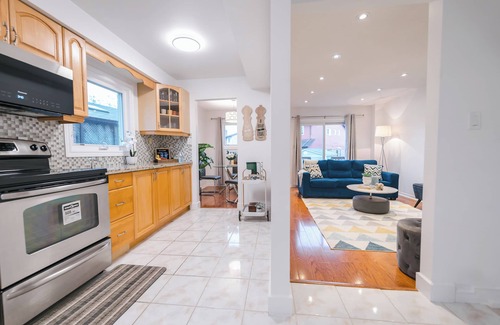 Mavis-Erindale House | Spacious 4 bedroom Home (15 mins from YYZ airport)