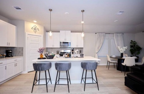 Pecan Grove House | Spacious 4-bedroom charming modern home in Richmond Tx