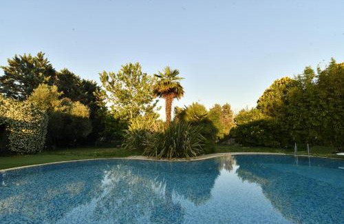 Alexandroupoli Villa | Spacious 4 bedroom Luxury Villa with Lush Gardens Close to City & Beach