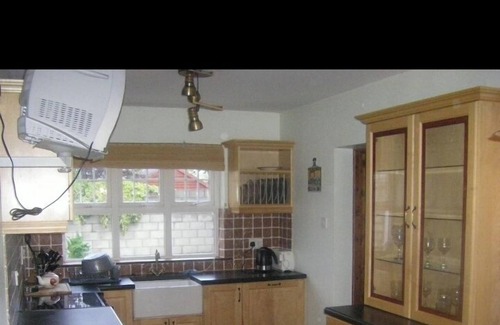 Dooradoyle House | Spacious 4 Bedroom House in limerick