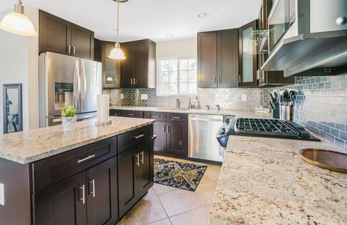 Waverly Hills House | Spacious 4-Bedroom house in Prime Location – Perfect for Groups & Families