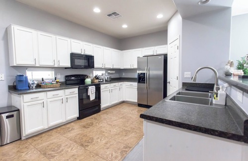 El Mirage House | Spacious 4-bedroom house in amazing El Mirage with AC