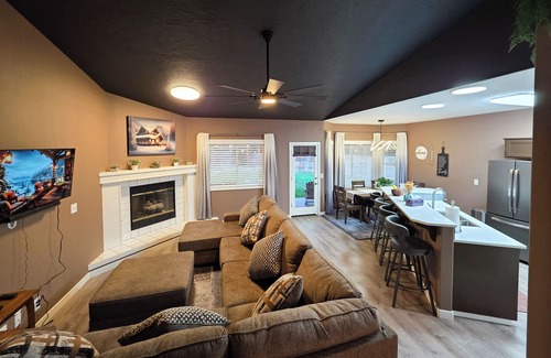 Meridian House | Spacious 4-Bedroom Home in Meridian