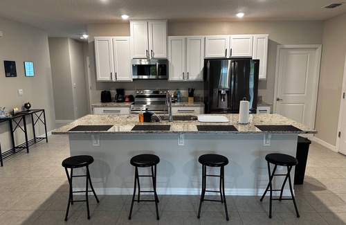 Port Malabar House | Spacious 4-bedroom house with AC, WiFi in wonderful Palm Bay