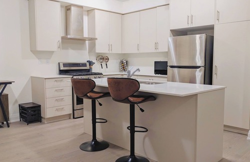 Halton Regional Municipality House | Spacious 4-bedroom house in peaceful Milton with WiFi, AC. Close to escarpment!