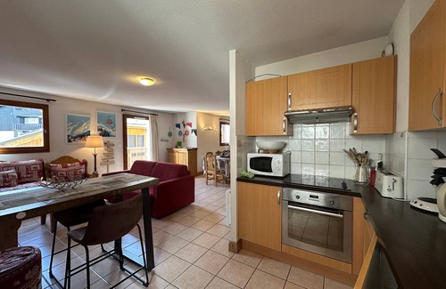 Les Esserts Apartment | Spacious 4-Bedroom Mountain Apartment, Ski-In/Ski-Out, Sleeps 10
