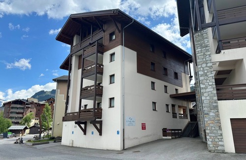 Les Esserts Apartment | Spacious 4-Bedroom Mountain Apartment, Ski-In/Ski-Out, Sleeps 10