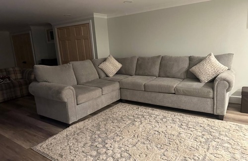 Farmingdale House | Spacious 4-bedroom townhome, 5 min walk from Bethpage Black