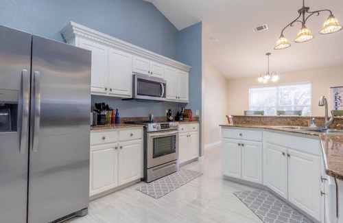 Gulf Breeze House | Spacious 4-bedroom house with Heated Pool in Gulf Breeze