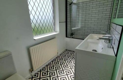 Manchester House | Spacious 4BD with great links to Manchester centre