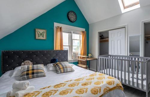 Constable Hook Apartment | Spacious 4BR 1BA Duplex Apartment Near NYC