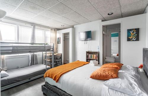 Constable Hook Apartment | Spacious 4BR 1BA Duplex Apartment Near NYC