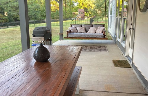 Oxford House | Spacious 4BR/3.5BA Family Home- Minutes from the Square & Ole Miss