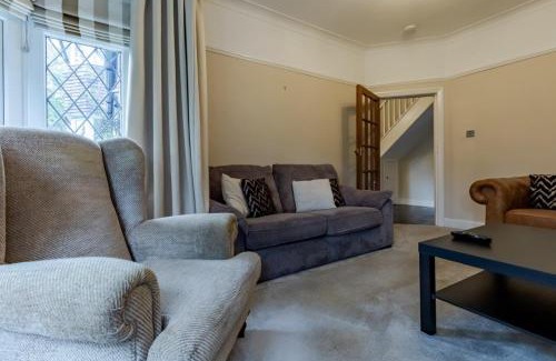 Moseley House | Spacious 4BR Home in Moseley Village near centre