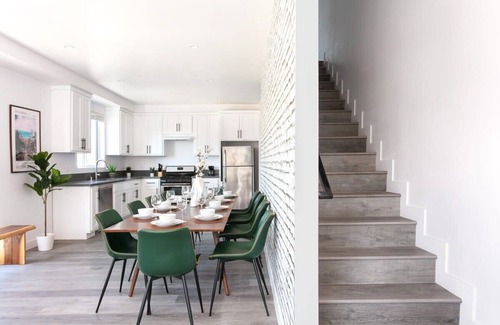 Mid City House | Spacious 4BR LA Getaway | Parking + Fast Wi-Fi