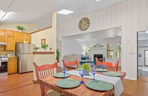 Tallahassee House | Spacious 4BR Near FSU & A&M | BBQ, Deck, Game Room