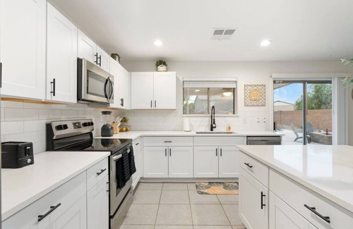 Eloy House | Spacious 4BR Retreat with Pool & Comfort in Arizona City