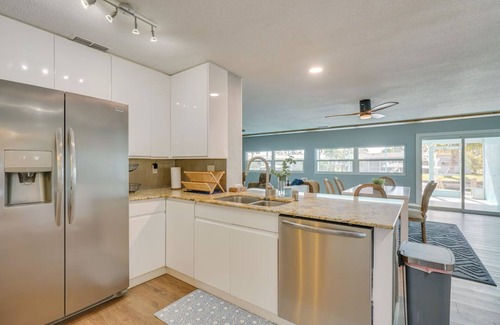 Lochmoor Waterway Estates House | Spacious 5-bedroom house in North Ft Myers Home On The Canal