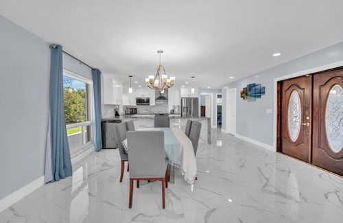 Fort Lauderdale House | Spacious 5-Bedroom Waterfront Home with Pool & Ocean Access on Dania Canal.