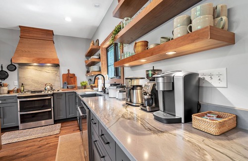Black Mountain House | Spacious 5-bedroom house in Montreat with stunning views, spa, fitness room