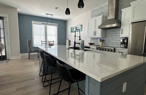 Port Aransas House | Spacious 5-bedroom house on Mustang Island with private beach access.Sleeps 11