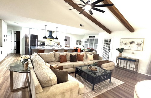 Lawrenceville House | Spacious 5-bedroom house in awesome Lawrenceville with AC