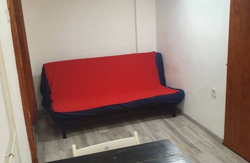 Palace District Apartment | Spacious 5-bedroom apartment with WiFi, AC at Corvin