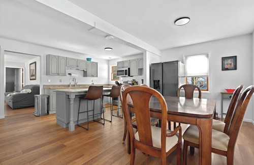 Gansevoort House | Spacious 5-bedroom house with in ground pool, pool house. 2 full kitchens.
