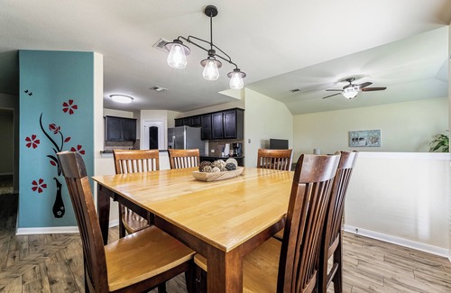 Georgetown House | Spacious 5-bedroom house with WiFi and AC in lovely Georgetown