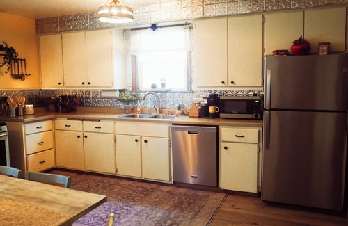 Green Bay House | Spacious 5-bedroom house within walking distance of Lambeau Field.