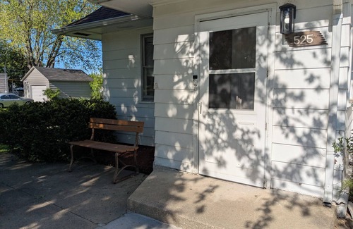 Waukegan House | Spacious 5-bedroom house near Great Lakes Naval Base!