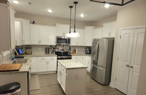 West End House | Spacious 5-bedroom house in peaceful West End. 8 minutes to PINEHURST #2!!!