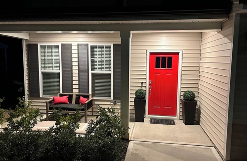 Clayton House | Spacious 5-bedroom house in serene Clayton with, fitness room, WiFi, Pool Access
