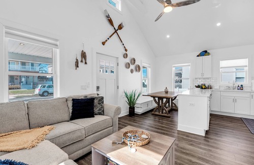 Wall House | Spacious 5-bedroom house in marvelous Belmar with WiFi, AC
