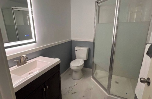 College Cabin | Spacious 5-bedroom lodge in tranquil Fairbanks with WiFi. Close to UAF.