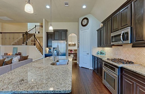 Atascocita House | Spacious 5-bedroom Modern Stay Near - IAH-AIRPORT