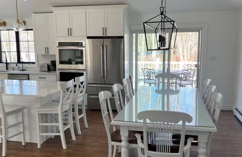 East Quogue House | Spacious 5-bedroom house with AC, WiFi in charming East Quogue