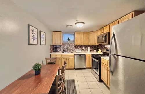 North Bergen Apartment | Spacious 5-bedroom apartment with AC, WiFi in superb North Bergen