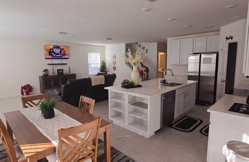 Winter Haven House | Spacious 5-bedroom house with WiFi, AC in welcoming Winter Haven