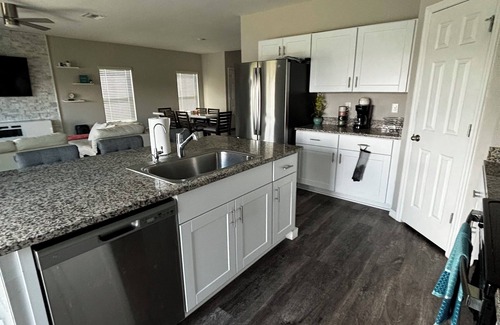 Winter Haven House | Spacious 5-bedroom house in lovely Winter Haven with a stunning lake view.