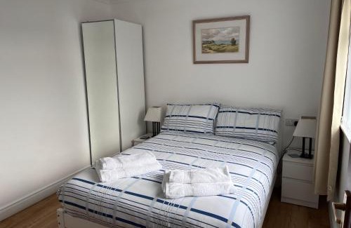 Lisburn House | Spacious 5 double bed bedroom bungalow near Belfast