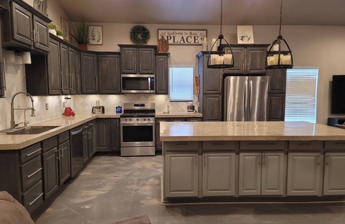 Porum House | Spacious 5b/5b Eufaula OK Lakeside Retreat with Boat Slip & Golf Cart!