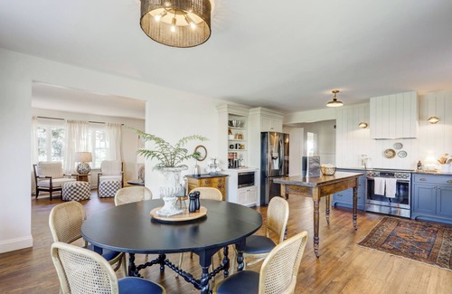 Gordonville House | Spacious 5bdrm house with AC and WiFi/Family Friendly/Fire Pit/HOT TUB