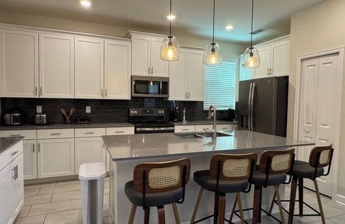 Kissimmee Villa | Spacious 5BR/5BA Villa. Private pool, hot tub, Resort w/lazy river near Disney
