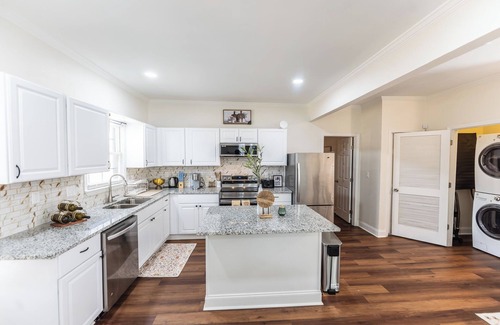 Church Street House | Spacious 5BR Atlanta Retreat – Game Room, Firepit, Pet-Friendly, Near Downtown