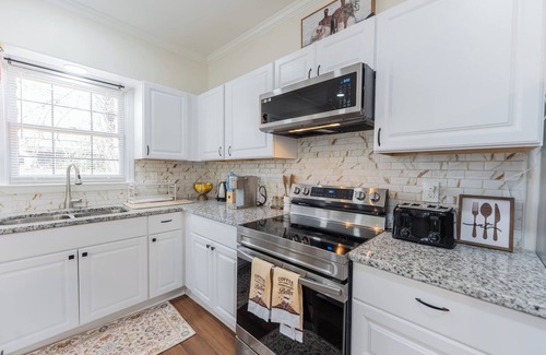 Church Street House | Spacious 5BR Atlanta Retreat – Game Room, Firepit, Pet-Friendly, Near Downtown