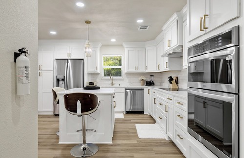 Lake Highlands House | Spacious 5BR Dallas – Pool & Pet OK, Sleeps 12