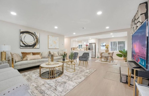 Crest House | Spacious 5BR Retreat-Sleeps 10+